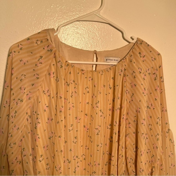 Gianni Bini Puff Sleeve Blouse Tan Pink Floral - Picture 3 of 11